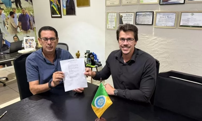 Rolim de Moura: Prefeito Aldo Júlio e secretário de Educação Wander Barcelar anunciam aquisição de kits de material escolar para a rede municipal de ensino