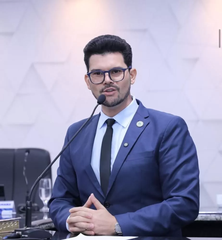 Vereador Wallisson Amaro celebra aprovação de projeto que reconhece Associação do Coraçãozinho como utilidade pública