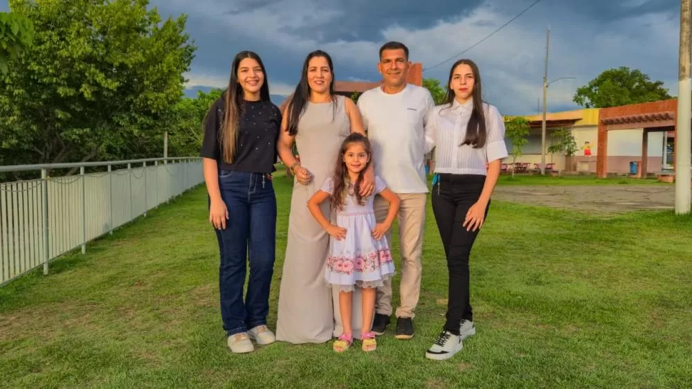 Neste Natal, o vereador Procópio deixa uma mensagem de fé, esperança e gratidão a todas as famílias. Que o nascimento de Jesus Cristo renove os lares com amor, paz e união, fortalecendo os corações diante dos desafios da vida.