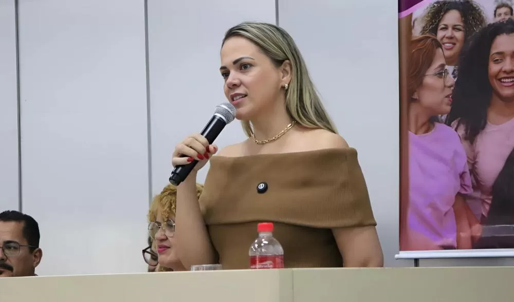 Cláudia de Jesus pede mudanças no concurso da Seduc para garantir mais justiça e inclusão