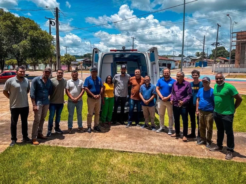 Deputado Nim Barroso garante ambulância zero quilômetro para Governador Jorge Teixeira 