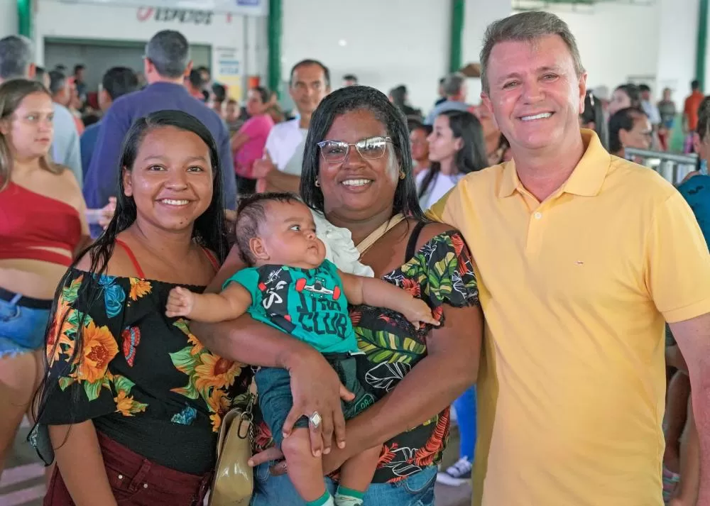 Deputado Luizinho destaca importância do Dia Internacional da Mulher em 8 de março