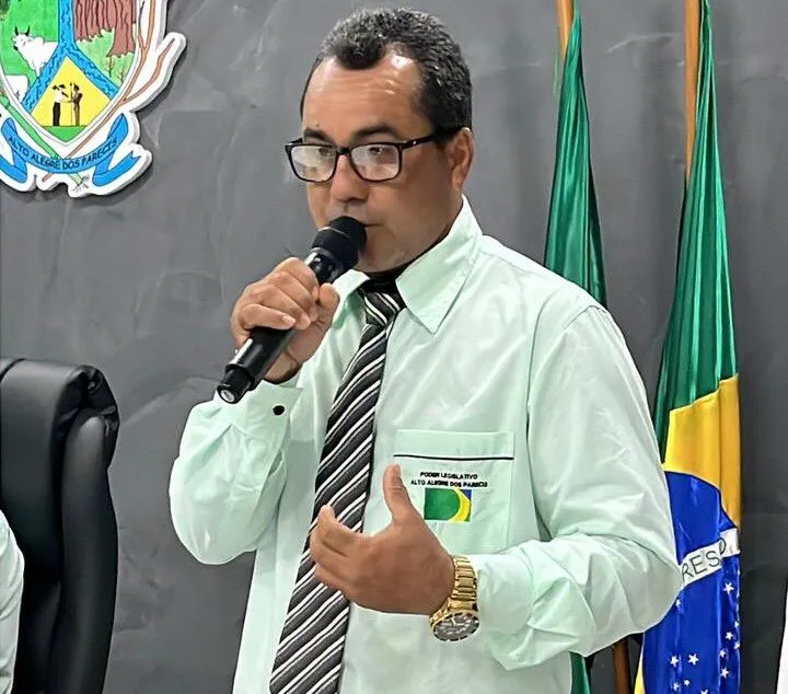 Escola de Alto Alegre recebe reforma geral com apoio de Cirone 
