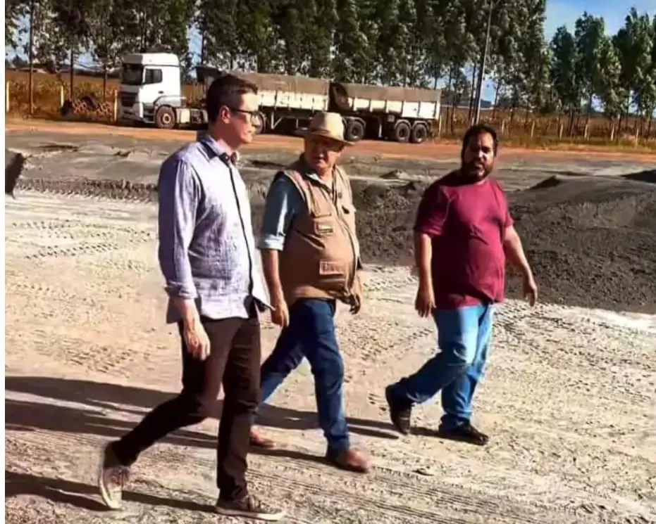 *Governador Marcos Rocha, Chefe da Casa Civil Elias Resende e Carlos Magno: Um Compromisso com o Povo Rondoniense*