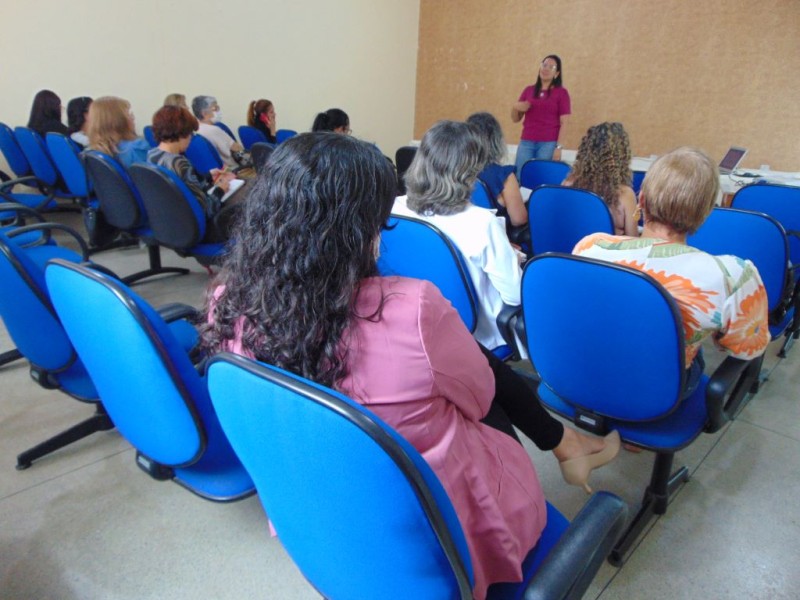 Secretaria Municipal de Educação capacita superintendentes escolares sobre pacificação de conflitos e escuta protegida