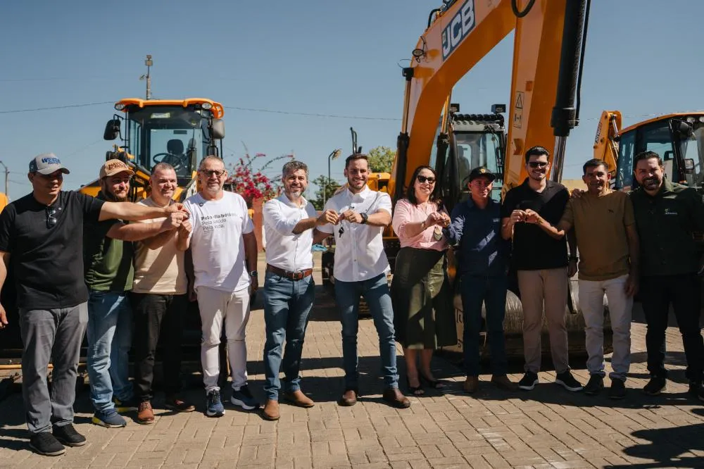 Prefeitura de Ji-Paraná recebe maquinários do senador Marcos Rogério