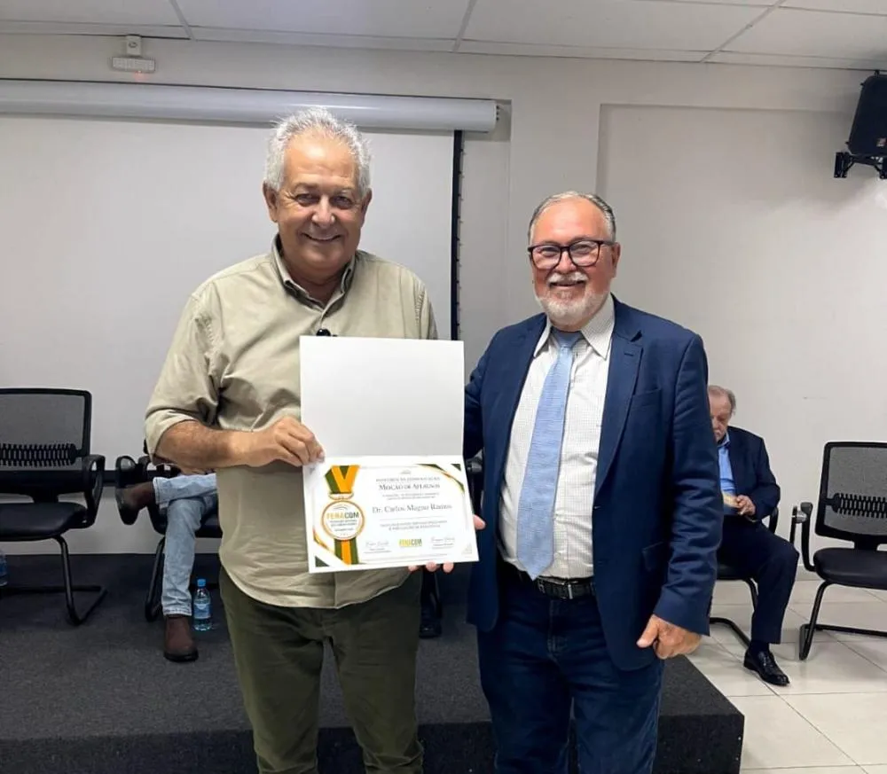 Pré-candidato a deputado estadual Carlos Magno é homenageado com Moção de Aplauso durante solenidade da FENACOM