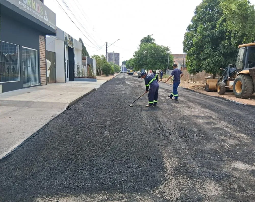Prefeitura de Ji-Paraná intensifica recuperação asfáltica e realiza tapa-buracos no bairro Urupá