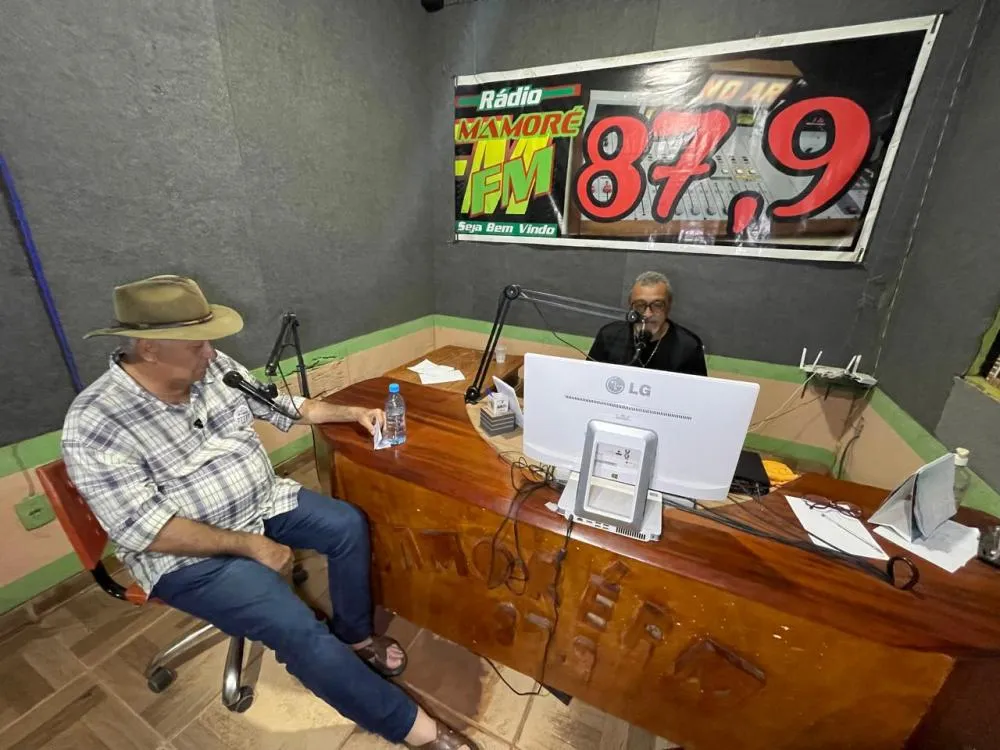 Carlos Magno participa de entrevista na Rádio Mamoré e reforça diálogo com a população de Nova Mamoré
