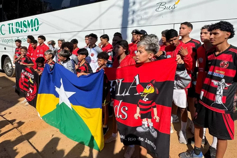 Com apoio do deputado Laerte Gomes, 50 jovens de projeto social embarcam para teste no Flamengo