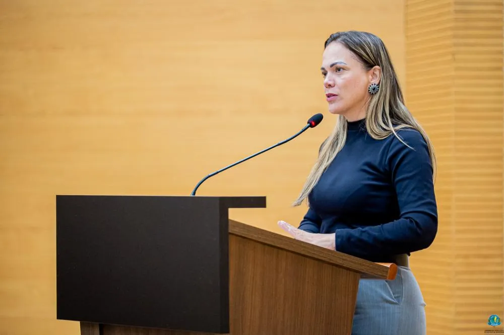  Cláudia de Jesus destaca importância da democracia após reeleição
