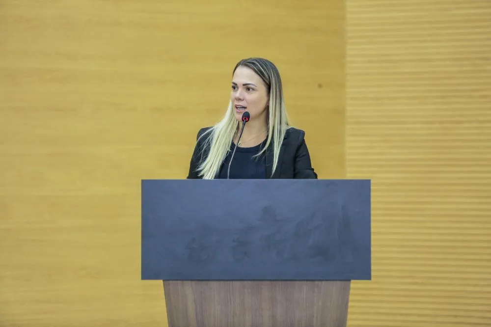 Tá pago! Cláudia de Jesus garante R$ 179,7 mil para fortalecer a cafeicultura em Vale do Anari