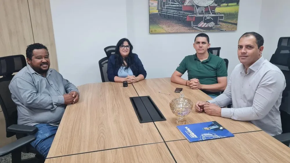 Jean Mendonça fortalece diálogo com lideranças para garantir melhorias em Primavera de Rondônia