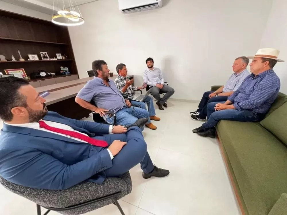 Ex-prefeito de Buritis Roni irmãozinho participa de reunião em Jaru em defesa das famílias da Resex Jaci Paraná