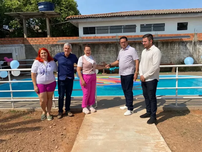 Prefeitura de Rolim de Moura entrega ampliação do Centro de Convivência do Idoso com piscina, vestiários e paisagismo