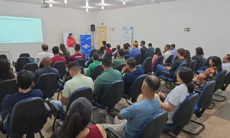 Sucesso de público: palestra sobre licitações públicas lota auditório do Sebrae em Rolim de Moura