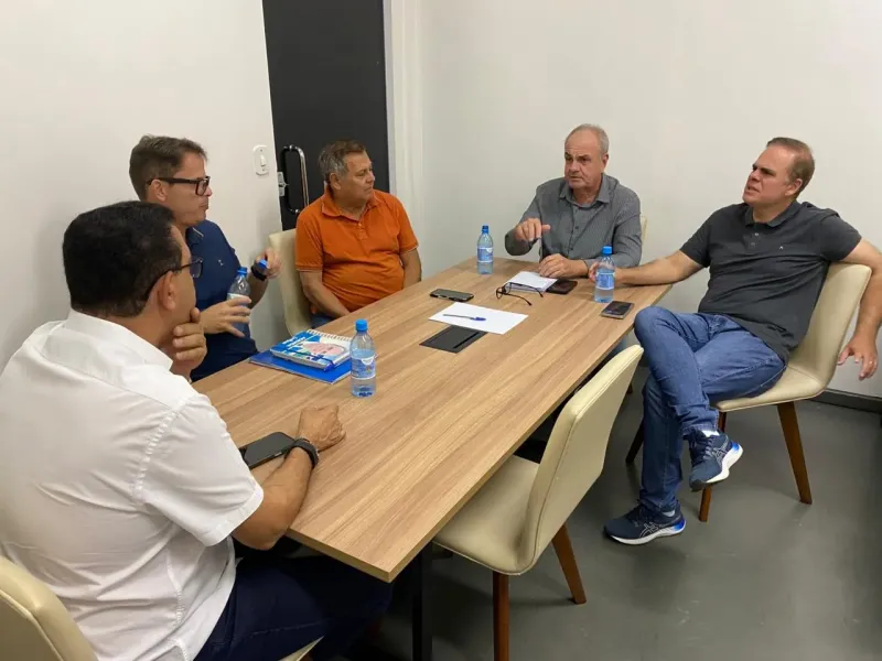 Prefeito Aldo Júlio recebe deputado Allan Queiroz em Rolim de Moura e agradece por investimentos