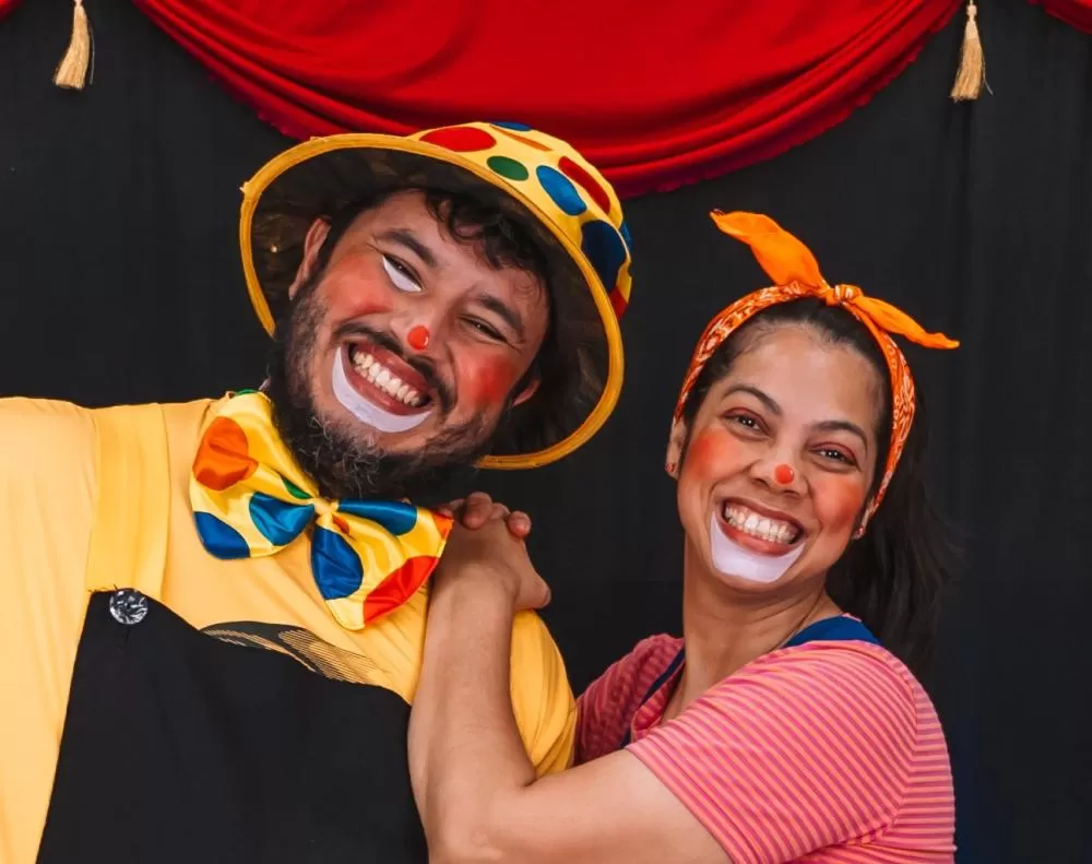 Espetáculo “A Lenda do Açaí – com Piuí e Tcha Tcha Tcha” leva teatro e palhaçaria às crianças de Ji-Paraná