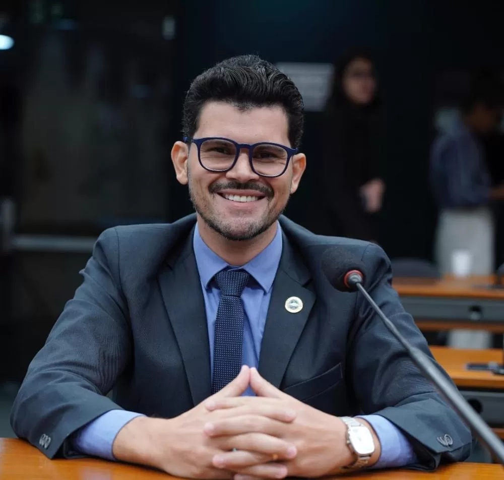 Vereador Walisson Amaro defende isenção de Imposto de Renda para professores